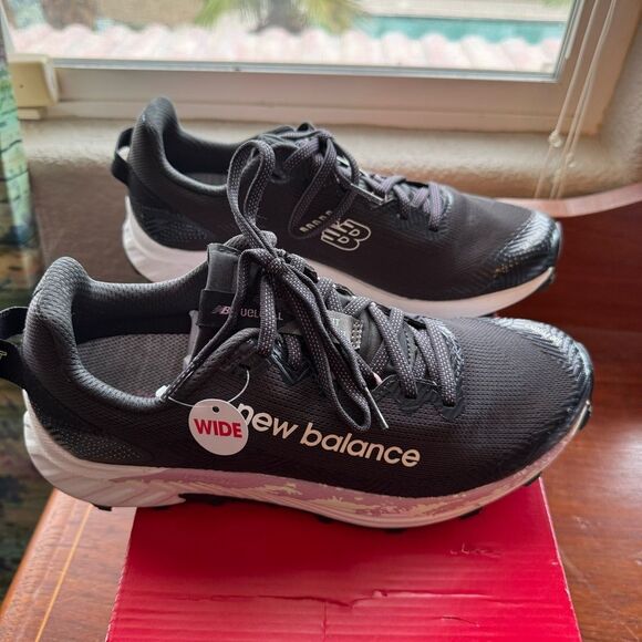 New Balance FuelCell Summit Unknown V4 Trail Running Shoe Grey/Green Aura 8.5 W - Picture 2 of 13